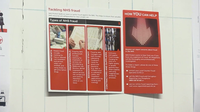 Amateur Pornos XXX: 야생 오럴과 하드 섹스로 유혹하는 영국 밀프