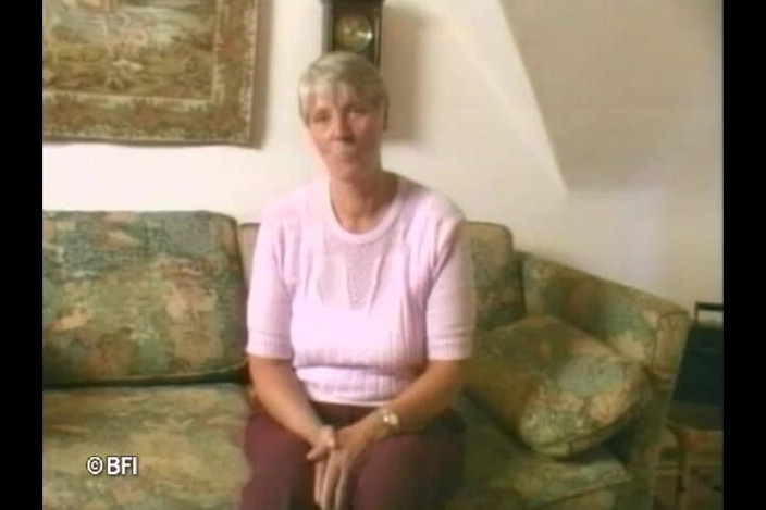 Nasty matures and dirty grannies club: Бабуся насолоджується своєю волохатою піхвою