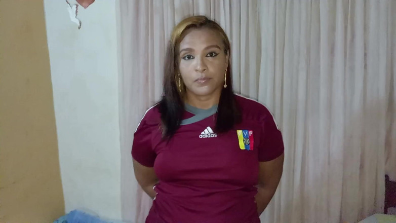 Gina Halime: Pembantu pantat montok dientot habis-habisan sama bosnya sendiri