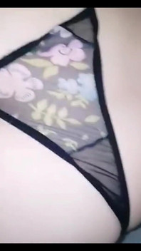 成熟したスカートとイケメン!継母は絶頂に達するまで喘ぎ続け、継息子は彼女にミルクを注ぎます