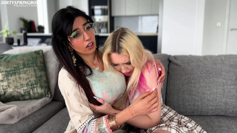 Aaliyah Yasin: Aaliyah Comforts Kitty After Her Break-up