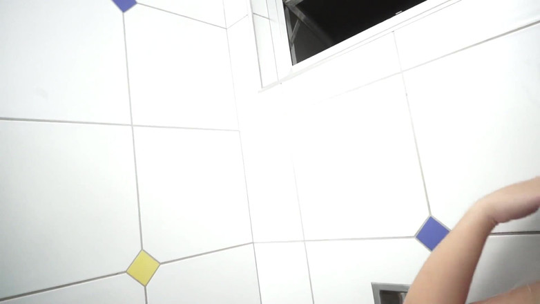 Femdom Austria TS: Tranny blonde kecil molek melancap dan kencing