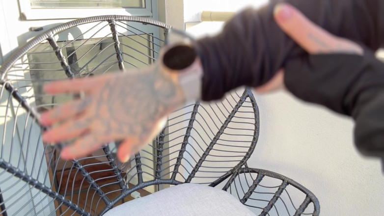 Miss Valentina: Costoso Guarda JOI