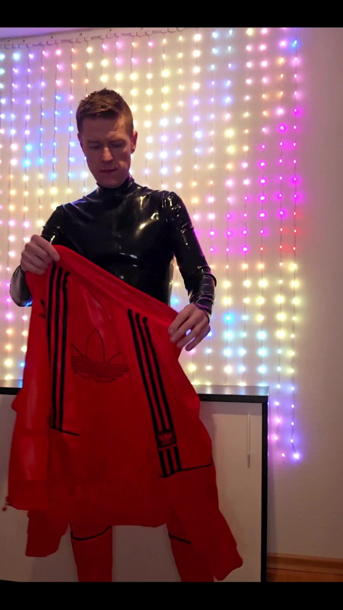 Roman Heart: Червоний спортивний костюм Adidas