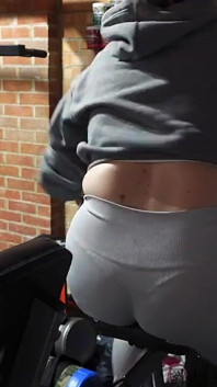 Mồ hôi từ đôi chân của tôi nô lệ femdom