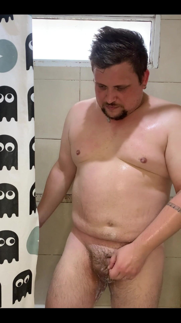 Wrongskiy: Shaving my balls and playing with my cock