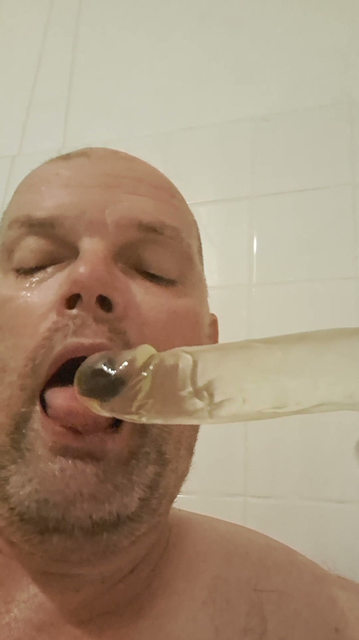 Fickspecht: The Bitch Is Back, the Whore?