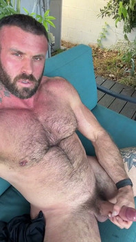Hairy Guy Jacks off Outside
