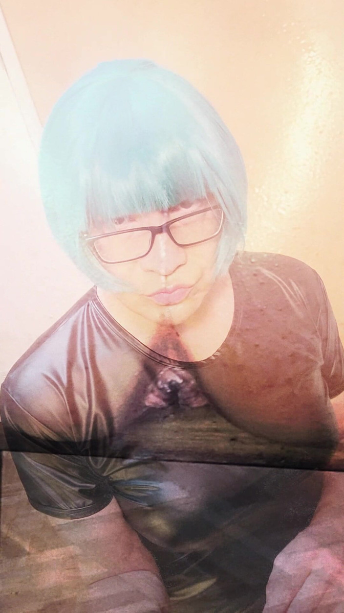 kandiKane: Si jalang banci seksi bermain dengan paip pantat kecilnya yang...