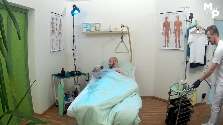 Marcus Pollack Gay: Pemeriksaan rektal di klinik sama Dr. fet. WoB