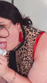Sbbw Shemeatress Is Hard & Horny