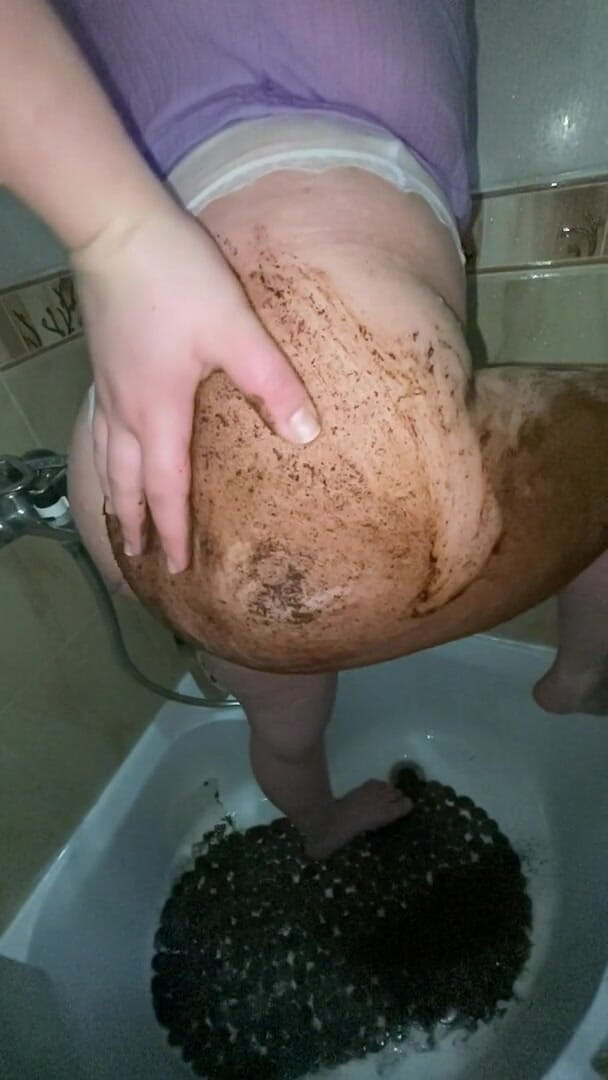 StasyBoo: Astaga, apa yang dilakukan di kamar mandi! Hot!