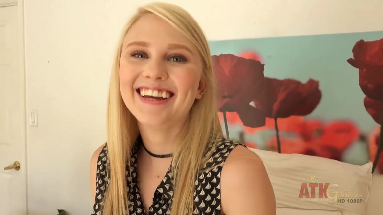 ATKIngdom Fans: Blonde teen showing her sexy body at casting