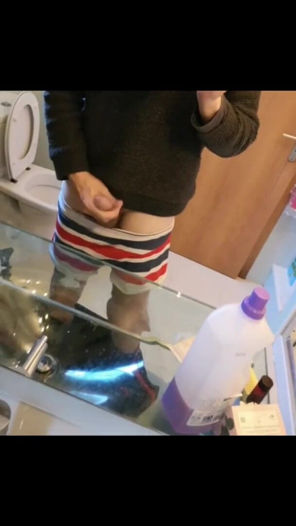 Rafael Torreano: Lelaki panas melancap merintih di cermin