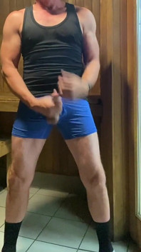 Một lần bắn tinh trong phòng tắm hơi khác từ Dilf Jockdad87
