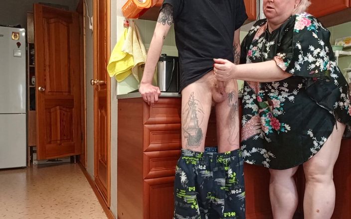 Zona901: Kommer med het sperma i min väns mun och hon...