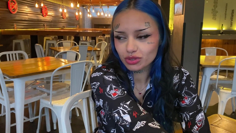 ShortsXXX: Dolce ragazza mi chiede sesso