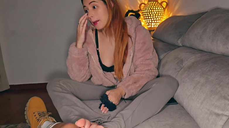 Labestiaylabella: Masáž nevlastní sestry končí sexem