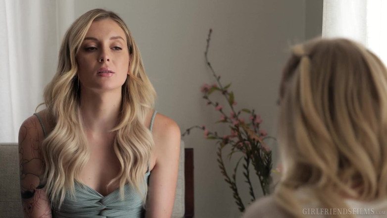 Girlfriends Films: Крошка Charlotte Sins съела подруга и любовник - Мэрилин Джонсон, Nicole Aria - GirlfriendsFilms