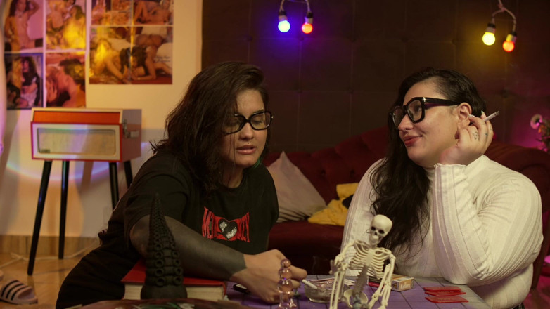 Gordelicias: Smoking Fetish! Two Hot Women Smoking and Talking About Their...