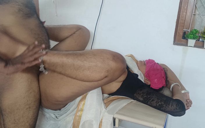 Inba: मल्लू आंटी ऑफिस फॉरप्ले