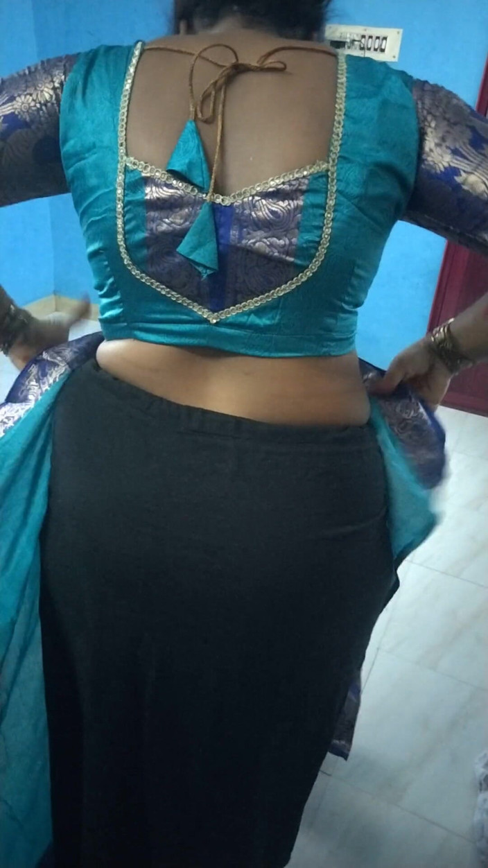 Tamil lesbian: 핫한 사리 입고
