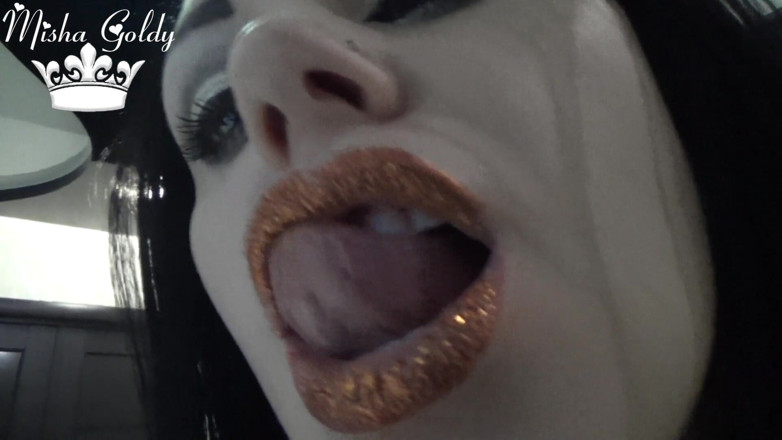 Goddess Misha Goldy: Gouden lip verleiding
