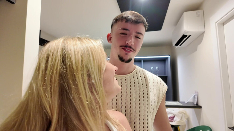 Yeri blue: Blonde English Teacher Fucks Her Student