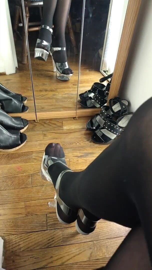 Pantyhose Jasmine: Ich ärgere dich mit meiner strumpfhose