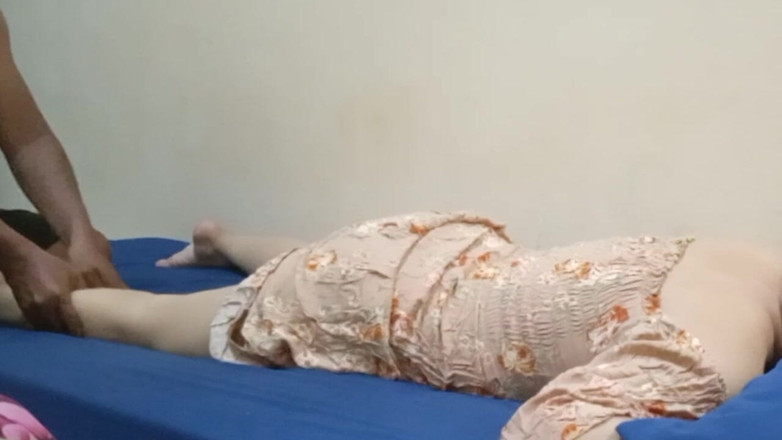 Angelina Pop: Snažte se nelákat při masírování nevlastní matky