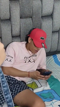 젖탱이를 만지고 오지는 오럴을 해주는 18살 의붓여동생