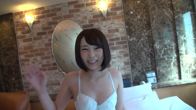Last One: Ragazza gyaba stile idol, dentro di lei rasata - Mao