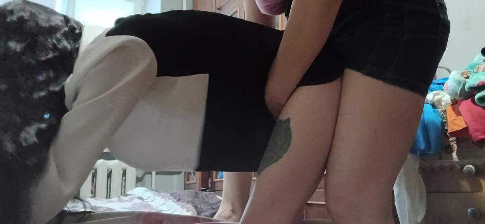 Lesbian-illusion: Istället för extra privata lektioner hemma knullar min MILF -lärare mig...