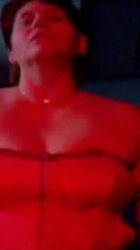 Session Femdom Rétro Avec Anna Et Les Esclaves De Maison