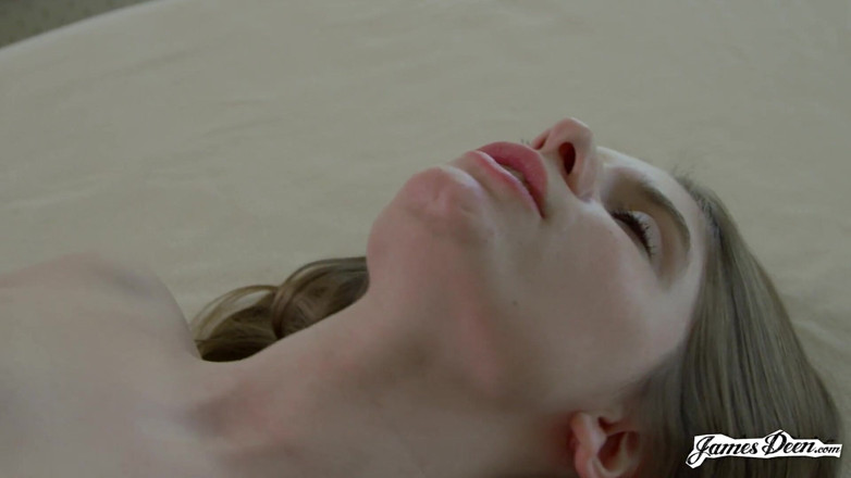 James Deen: Alice March和james Deen玩舔阴