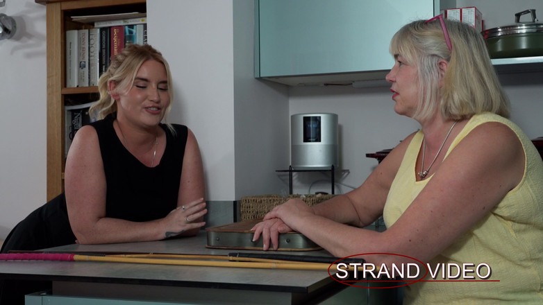 Sarah Stern: Aku pengen dientot habis-habisan sampai dicrot di dalam