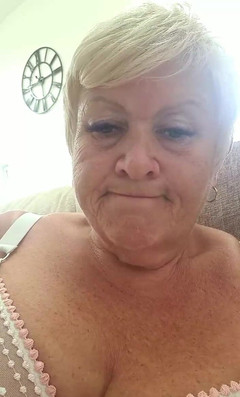 Uk Joolz: Stream rozpoczął się 18.08.2022 09:36 Biała bielizna Dziś X