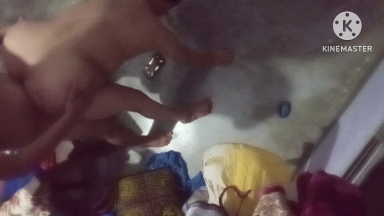 Latifah1234: Abang ipar desi India menyuap pisang adik iparnya, mempunyai bekas...