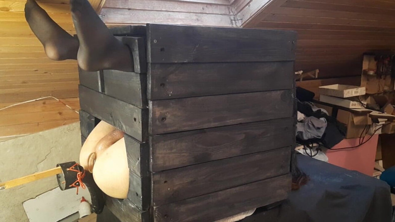 DiiVampy: Trapped in a Crate - Machine Anal Fuck