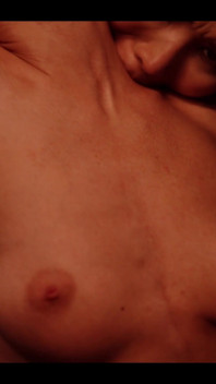 Upírské porno s Rikako Katayama a Nancy Ace - sexy gotické ovládání mysli asijské lesbické dominance