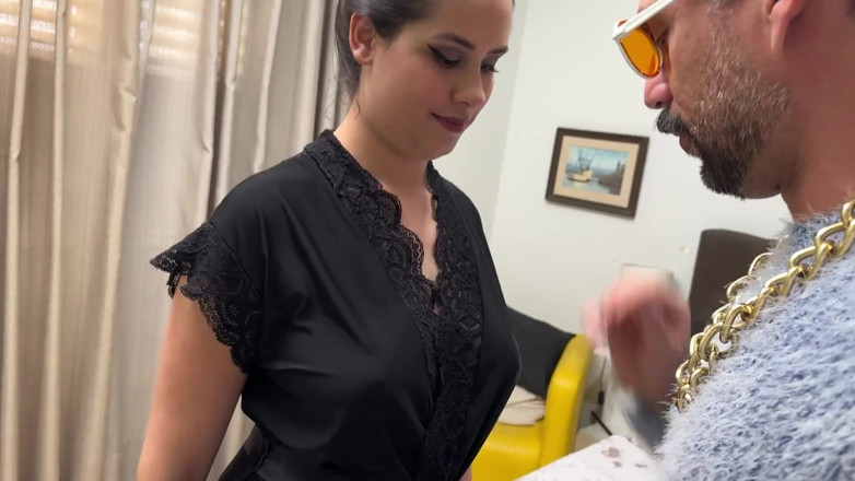 Quente club: Épouse conservatrice, mari cocu
