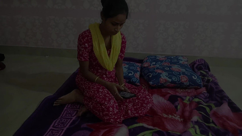 Easypron: Дезі сільські гарячі дівчата займаються сексом вдома