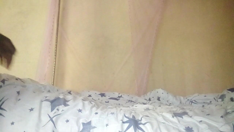 Dylloh: Dương vật giả trong đít