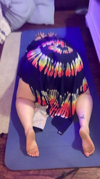 Bbw fa sbirciare lo yoga anale