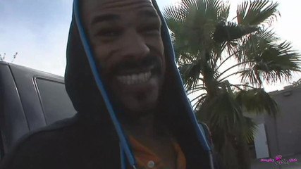 Naughty Black Girls: Denna snygging är ivrig efter att få en bit tjock BBC...