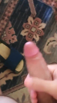 Mi primer anal real con chorreo de leche en mi culo