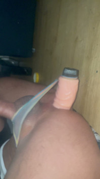 Mein Dildo Schnurrt Im Arsch Herum