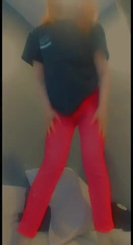Lolafuccbunny: Lolafuccbunny teasing in hot pink leggings