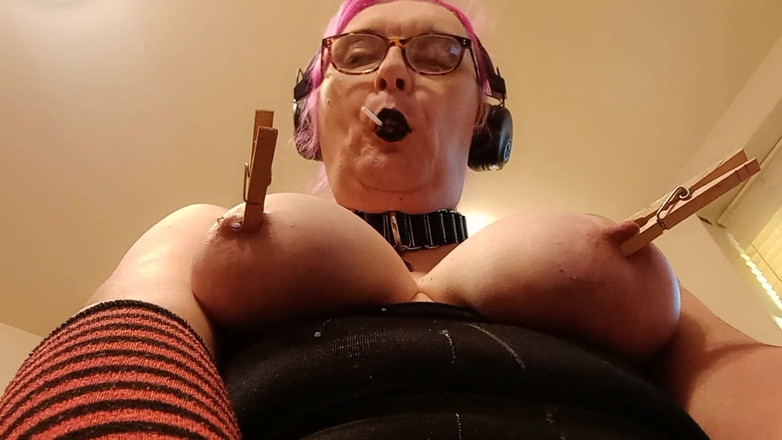 Princess Udders: Drooly uttömd tar på sig kragen