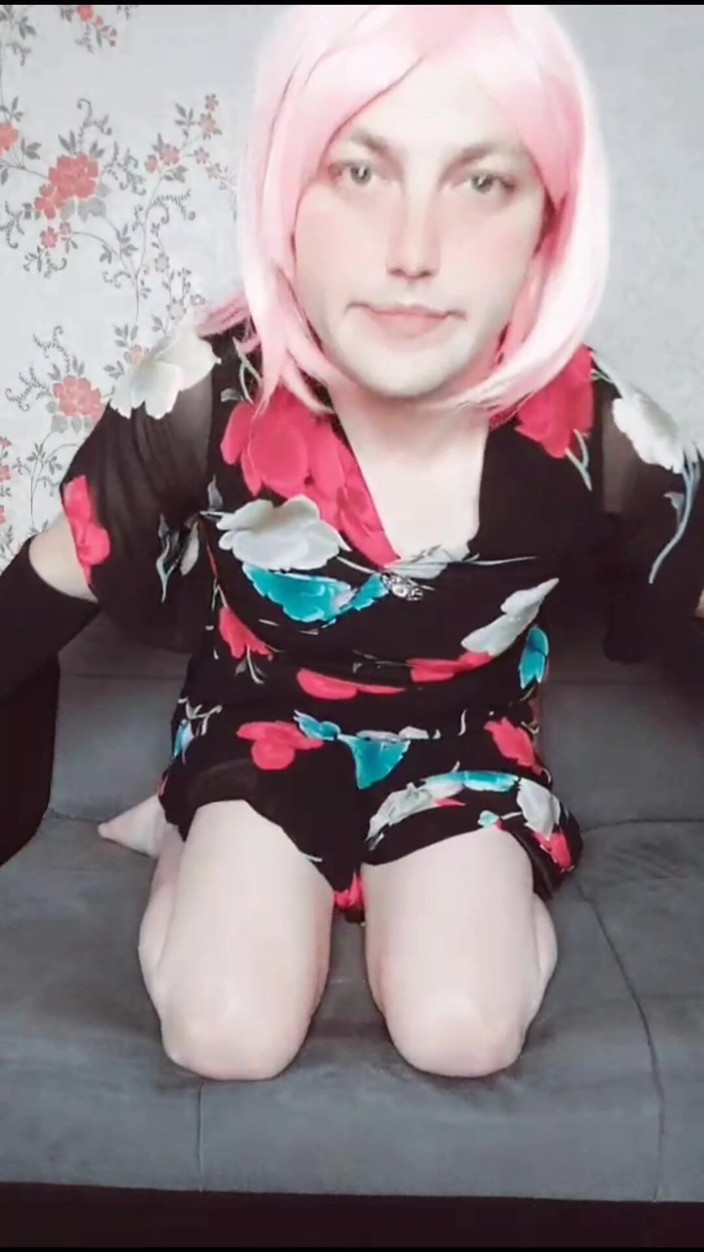 Kitty_Cross: Flowered Pinky and Black Hair Cute Young